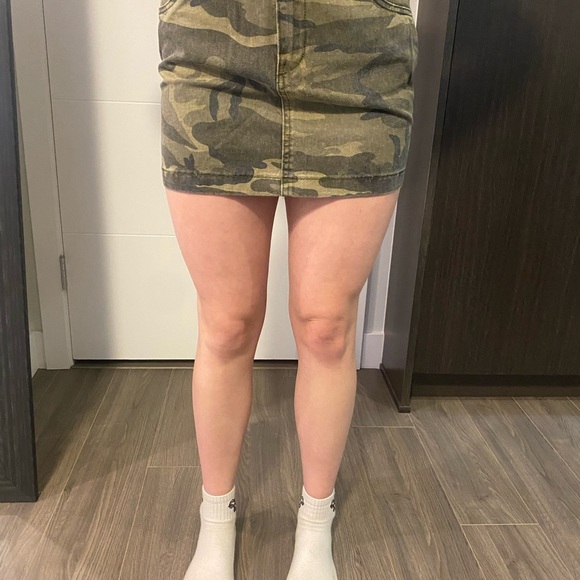 Line Denim Jean Camo Skirt - Picture 5 of 5